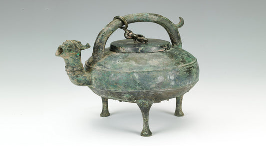 Chi-handled teapot