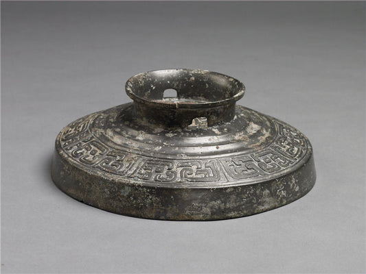 Western Zhou Dynasty Ce King Gui lid with curved folded edge