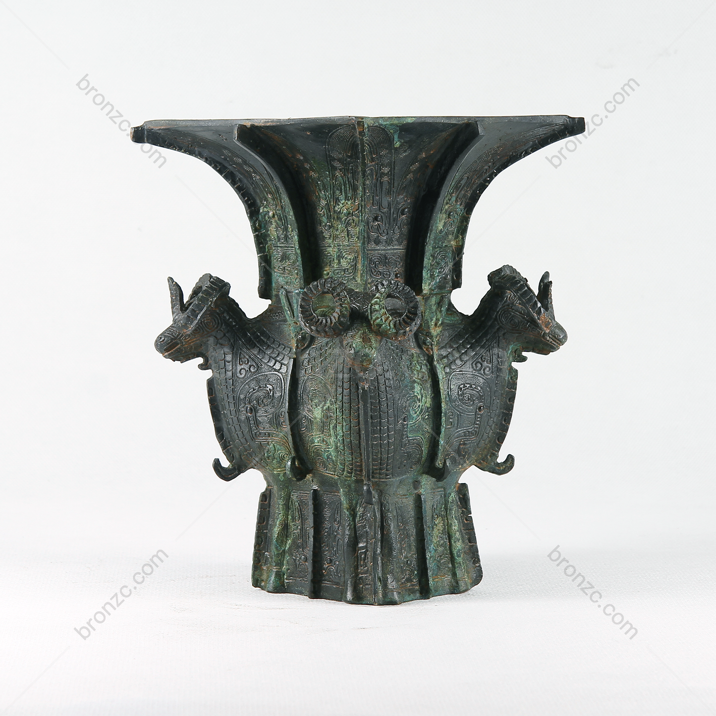 9" China Shang Dynasty Bronze with goat's head statue[Four-ram Square Zun][四羊方尊]