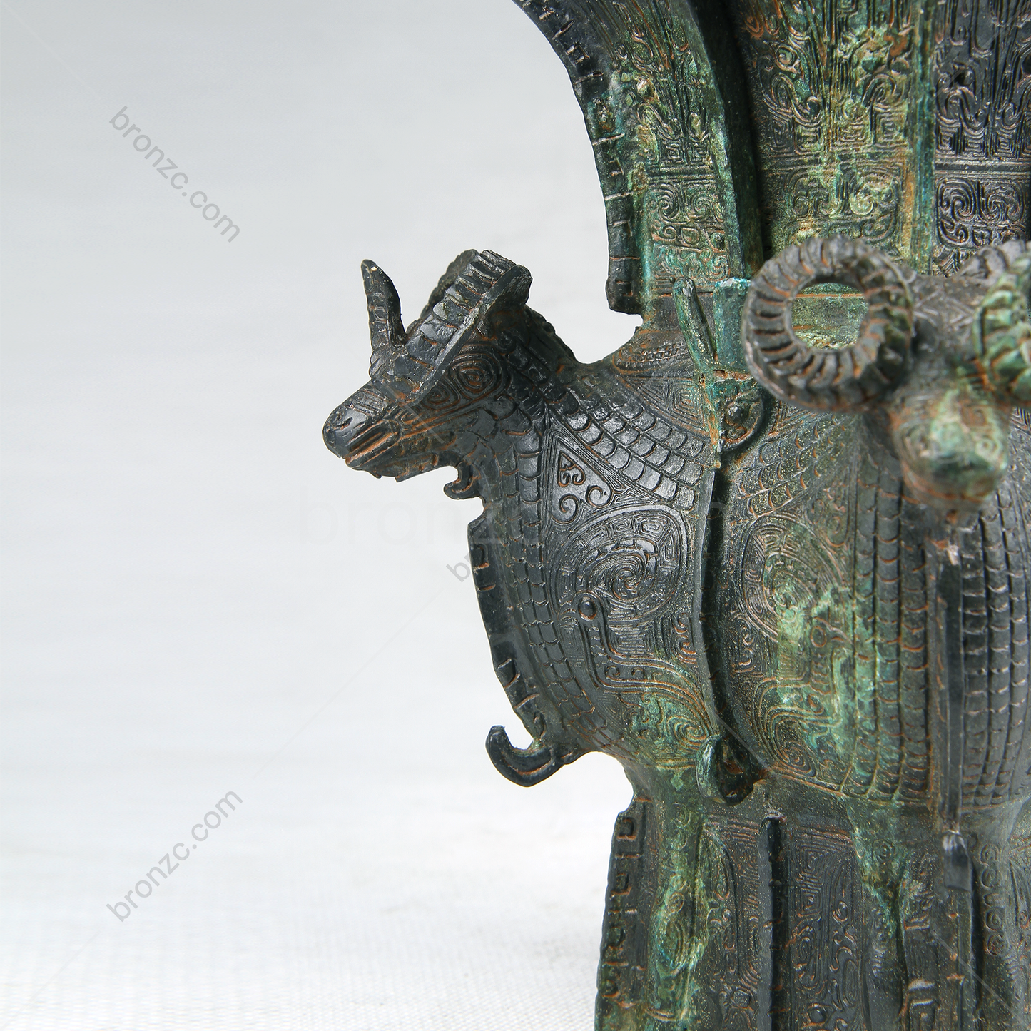 9" China Shang Dynasty Bronze with goat's head statue[Four-ram Square Zun][四羊方尊]