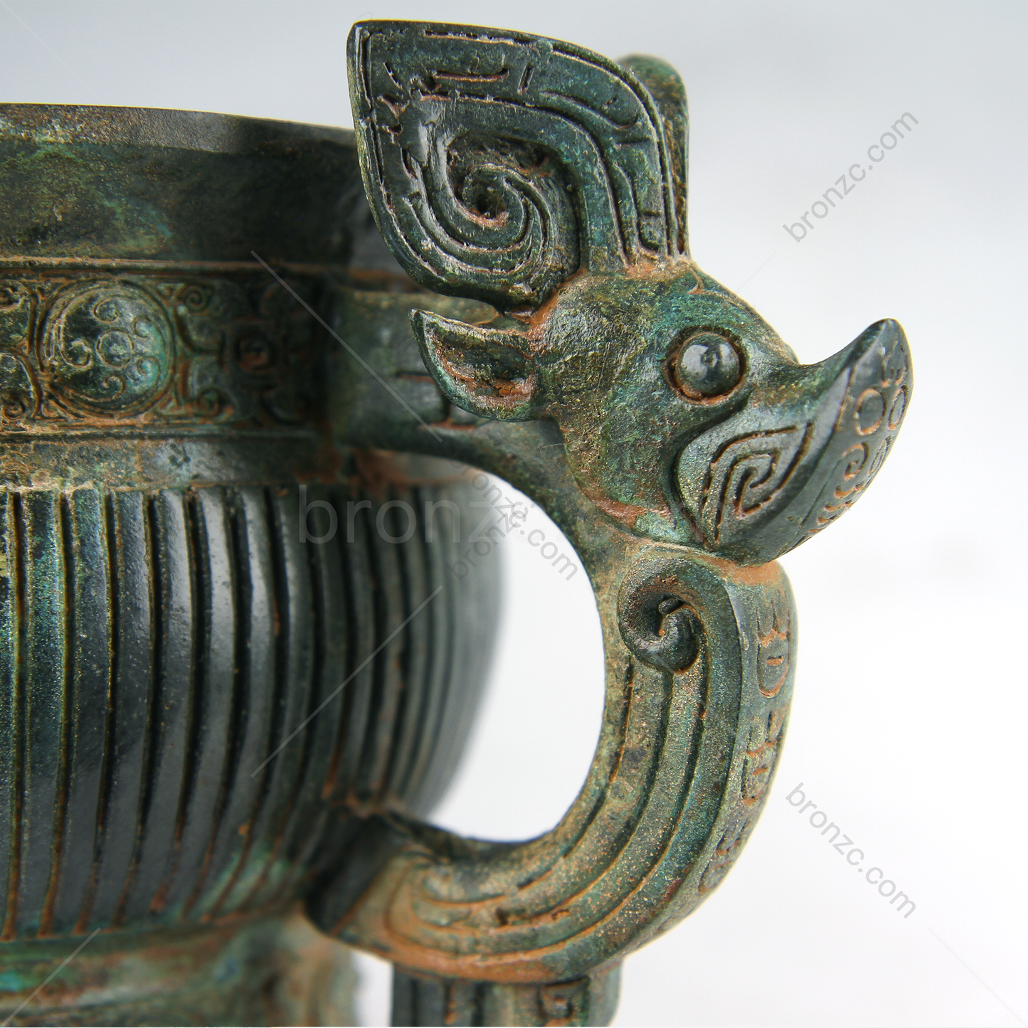 4,9" China, Westliche Zhou-Dynastie, schalenförmiges Gefäß aus Bronze [Kanghou Gui][康侯簋]