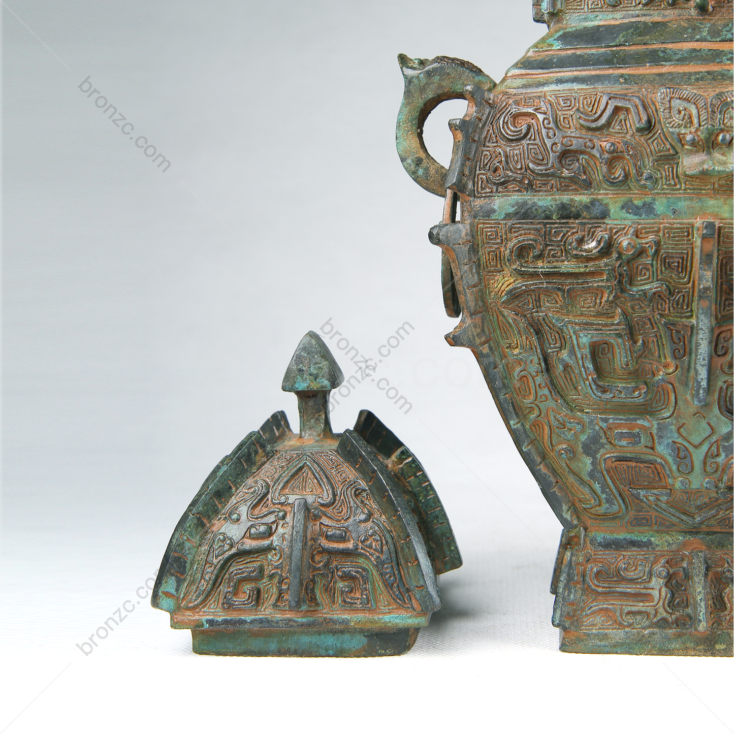 12.2" China Shang Dynasty,Bronze wine jar[Muda Fanglei][母鼓方罍]