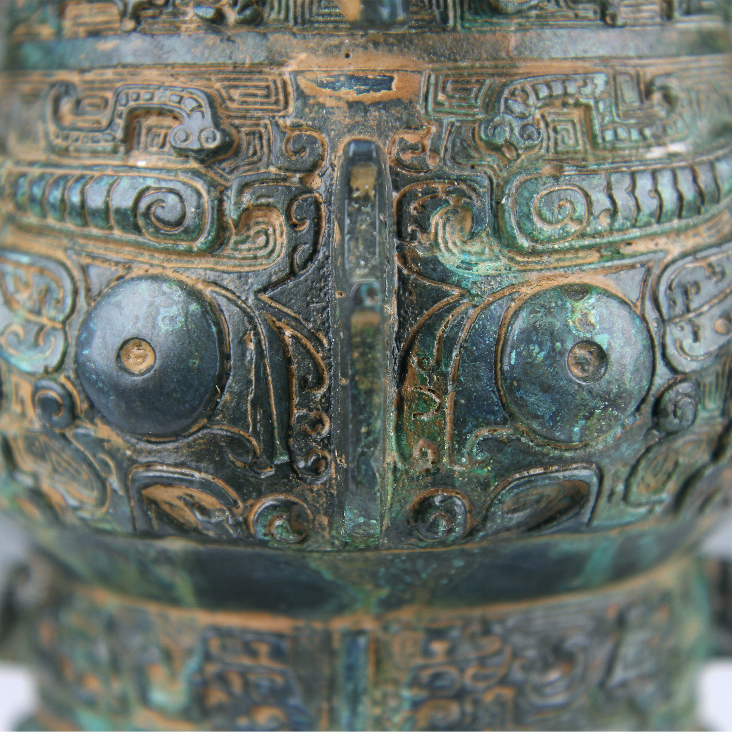 9" China bronze Shang and Zhou Dynasty water pitcher with ring handle [handle jar][提梁卣]