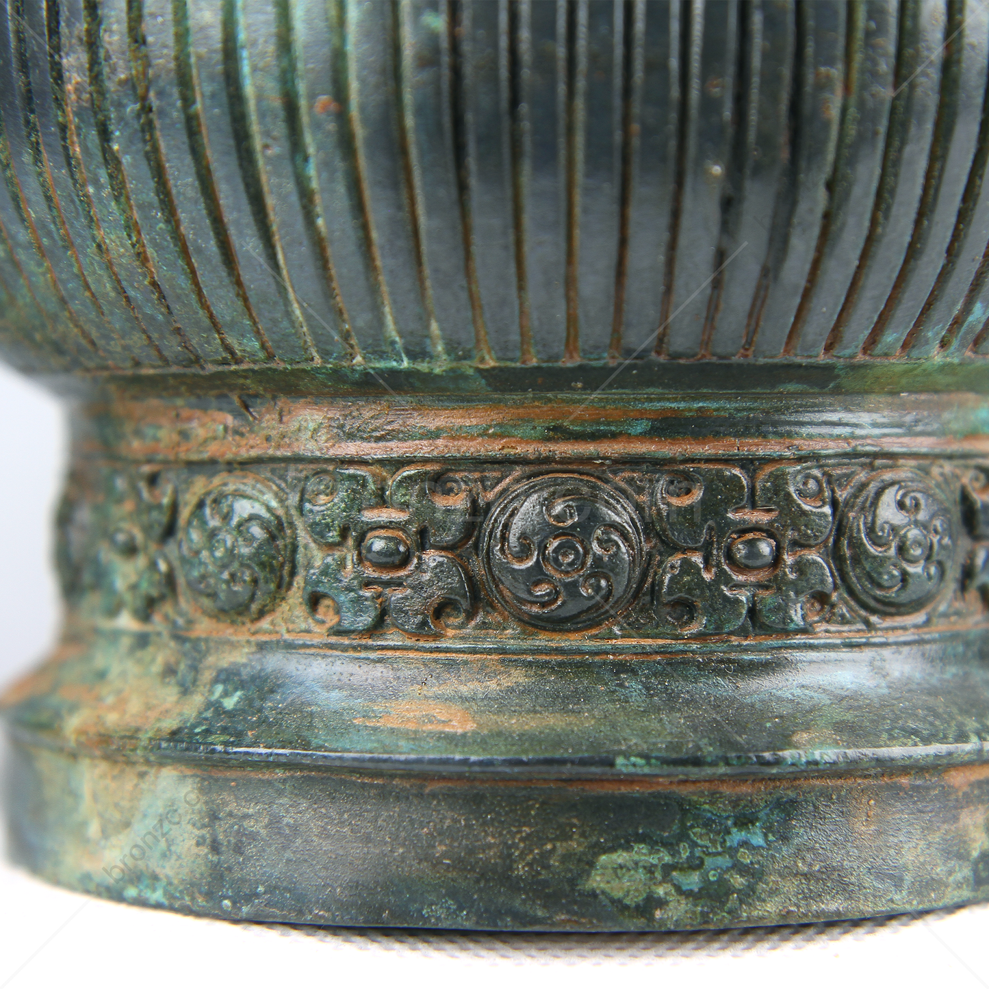 4,9" China, Westliche Zhou-Dynastie, schalenförmiges Gefäß aus Bronze [Kanghou Gui][康侯簋]